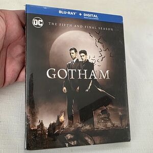 Gotham: The Complete Fifth and Final Season (DC comics) (Blu-ray) New Sealed
